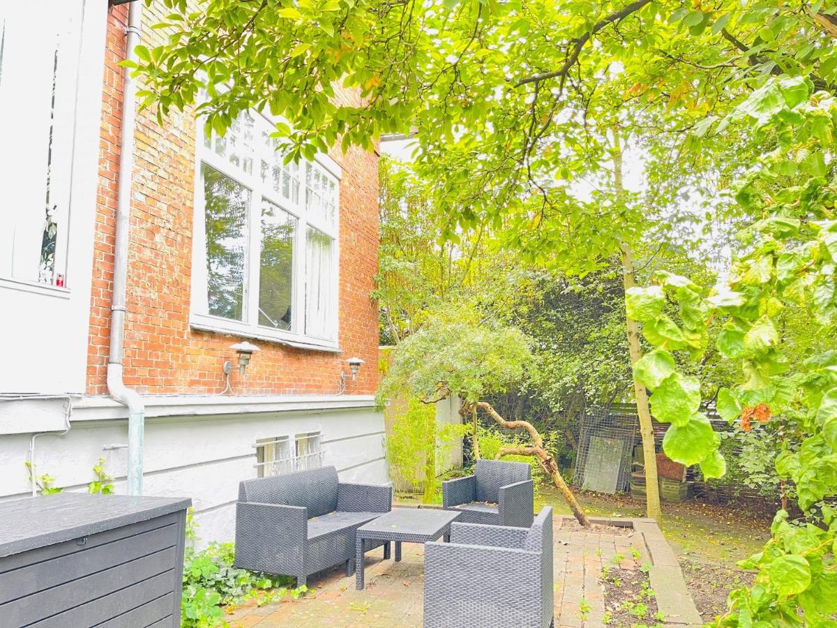 Aday - Aalborg Mansion - Big Apartment With Garden Экстерьер фото
